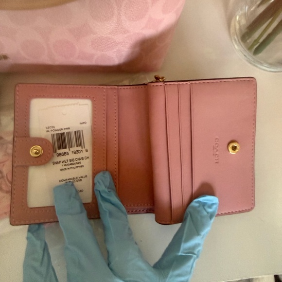 Coach Powder Pink Laurel bag, matching wallet, passport holder, bandeau set! - Picture 6 of 10